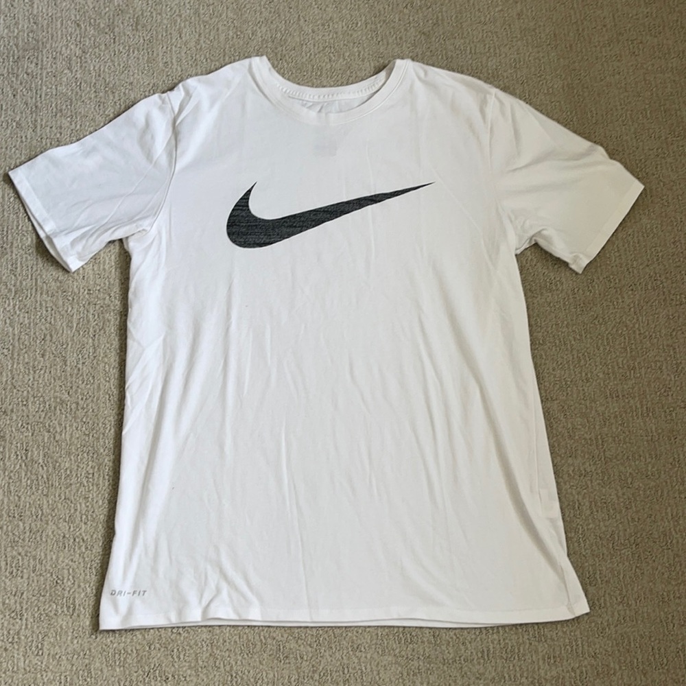 Nike men’s t-shirt.